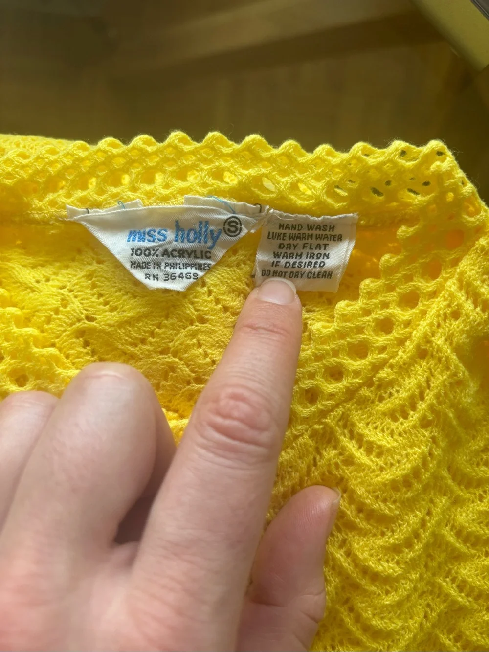 Yellow Lace-Texture Button Cardigan - Picture 7 of 8